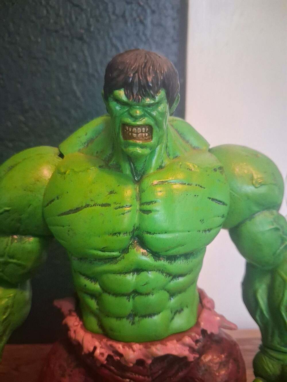 Diamond Select Marvel Select The Incredible Hulk 9-inch Action Figure